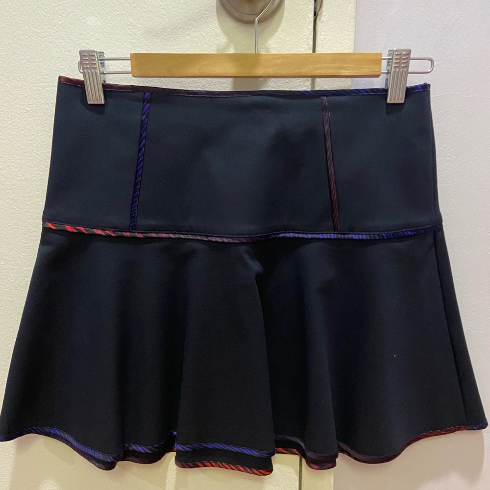 Brand new skirt, high quality
